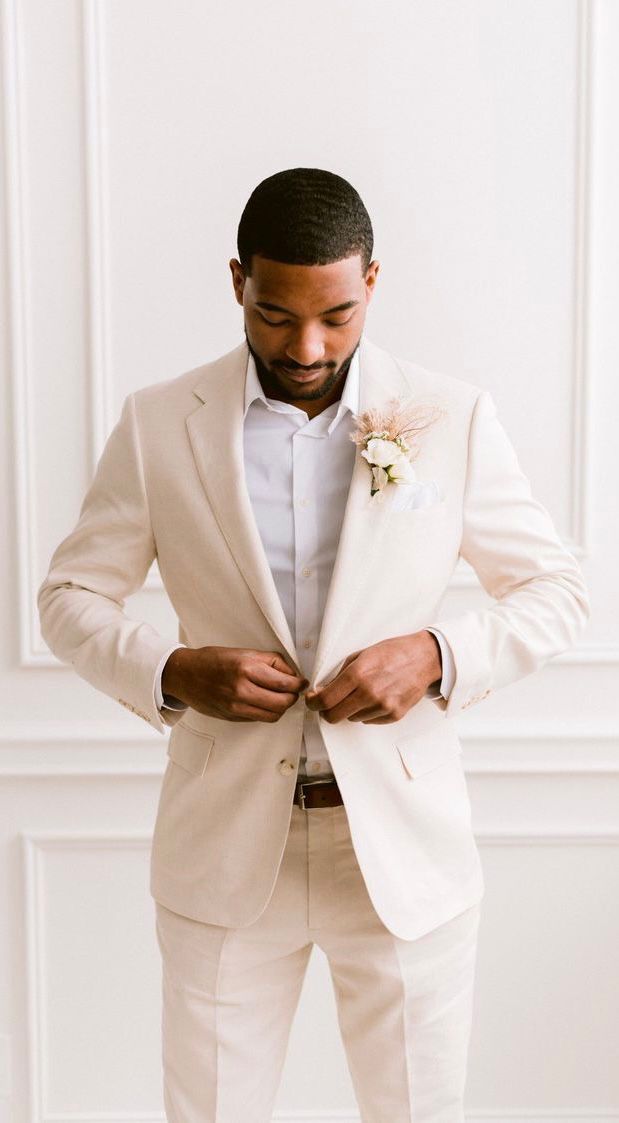 Além do Terno: Outros Trajes de Casamento Ideais para Homens Baixos