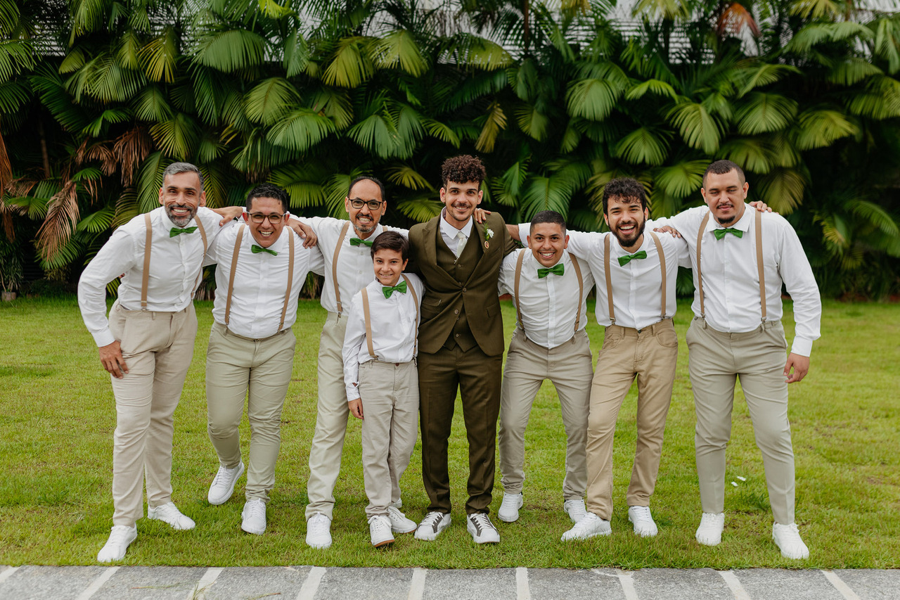 Como Harmonizar o Traje do Noivo com os Padrinhos: Dicas Essenciais