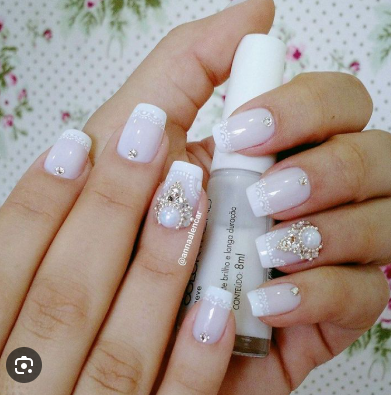unhas de noiva minimalistas