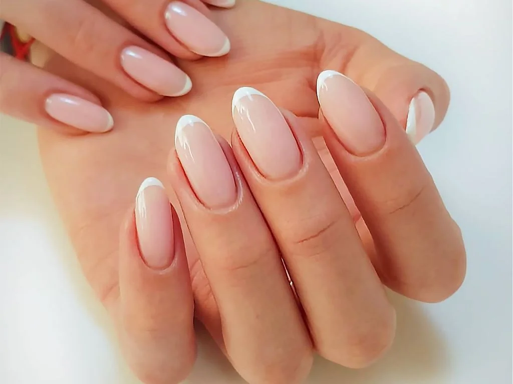 erros comuns ao escolher unhas de noiva