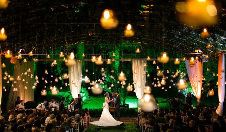 velas suspensas na decoracao de eventos