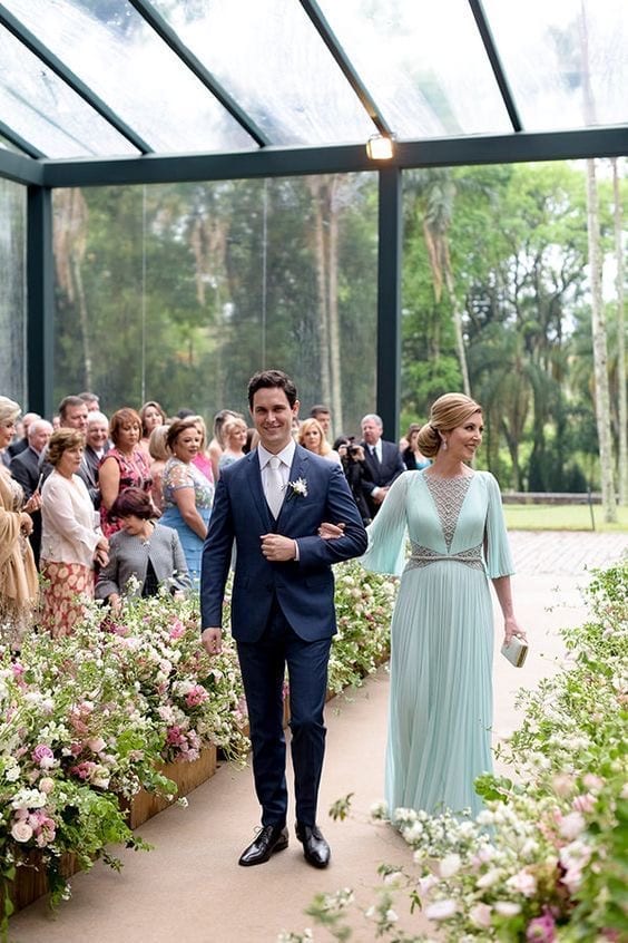 5 ideias de títulos:
1. Vestido Mãe do Noivo: As Tendências de 2026 que Você Precisa Conhecer
2. Guia Completo: Como Escolher o Vestido Perfeito para a Mãe do Noivo
3. Cores e Estilos: As Melhores Opções de Vestidos para a Mãe do Noivo
4. Dicas Essenciais: Harmonia e Elegância no Vestido da Mãe do Noivo
5. Acessórios que Complementam: O Toque Final para o Look da Mãe do Noivo