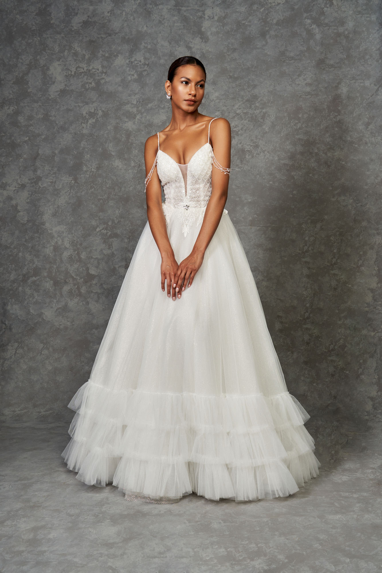 vestido de noiva alça fina e decote V