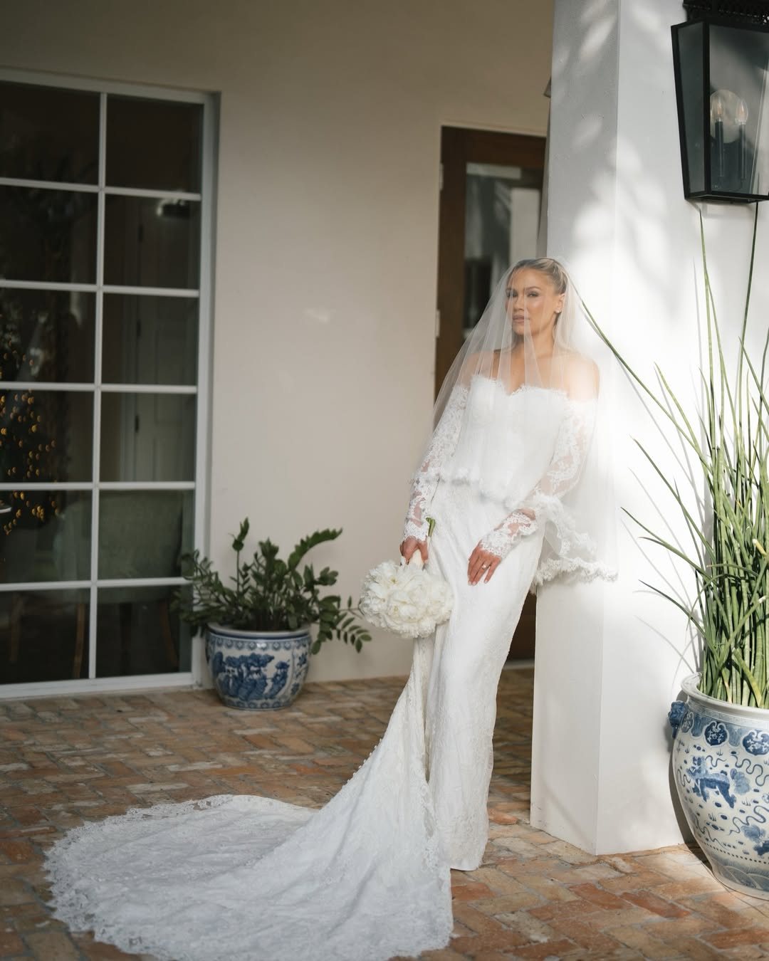 Vestido de noiva minimalista moderno