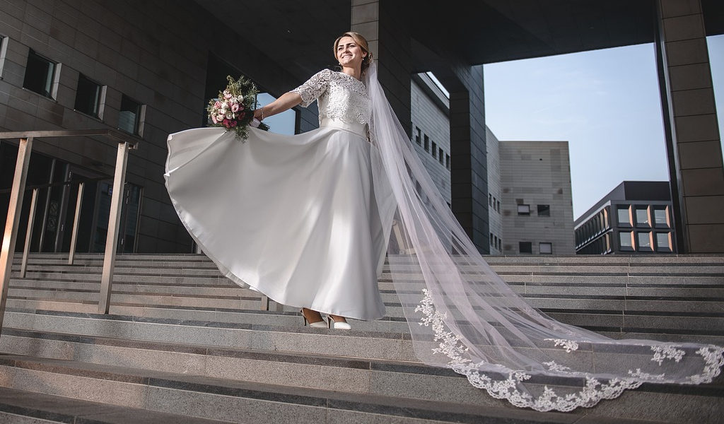 erros ao escolher vestido de noiva assimétrico