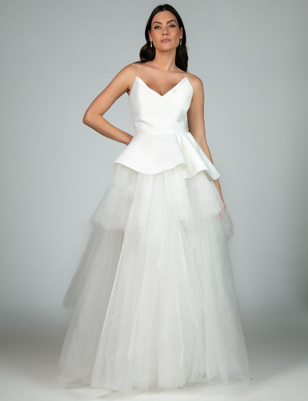 inspiração vestido de noiva assimétrico para casamento civil