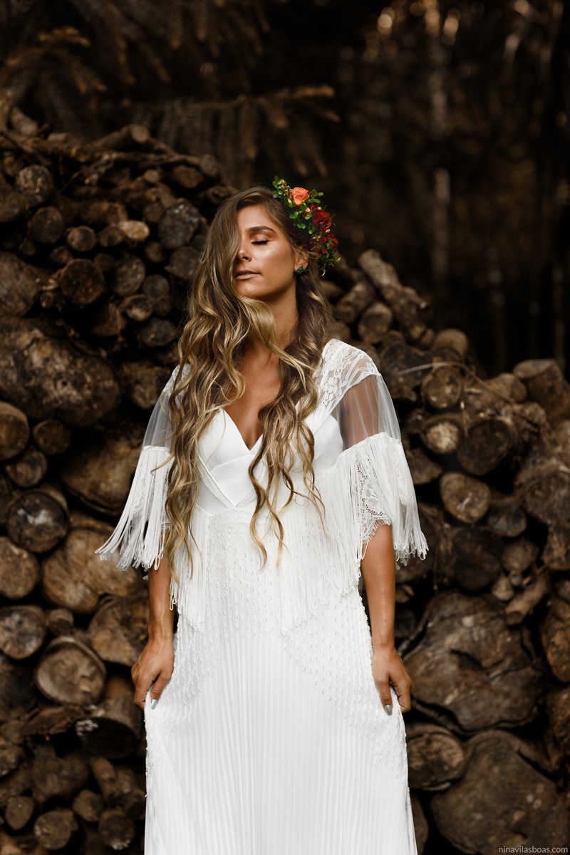 5 ideias de títulos:
1. O Guia Completo do Vestido de Noiva Boho Chic para Casamentos na Praia
2. Tecidos Leves e Detalhes Artesanais: A Essência do Vestido Boho para o Litoral
3. Decotes e Cortes: Como Escolher o Vestido de Noiva Boho Perfeito para a Praia
4. Onde Encontrar o Vestido de Noiva Boho Ideal: Lojas e Marketplaces
5. Cores e Inspirações: A Paleta de Cores do Vestido de Noiva Boho para Casamentos Diurnos