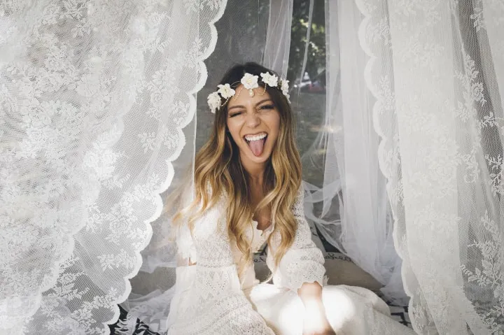 5 ideias de títulos:
1. O Guia Completo do Vestido de Noiva Boho Chic para Casamentos na Praia
2. Tecidos Leves e Detalhes Artesanais: A Essência do Vestido Boho para o Litoral
3. Decotes e Cortes: Como Escolher o Vestido de Noiva Boho Perfeito para a Praia
4. Onde Encontrar o Vestido de Noiva Boho Ideal: Lojas e Marketplaces
5. Cores e Inspirações: A Paleta de Cores do Vestido de Noiva Boho para Casamentos Diurnos