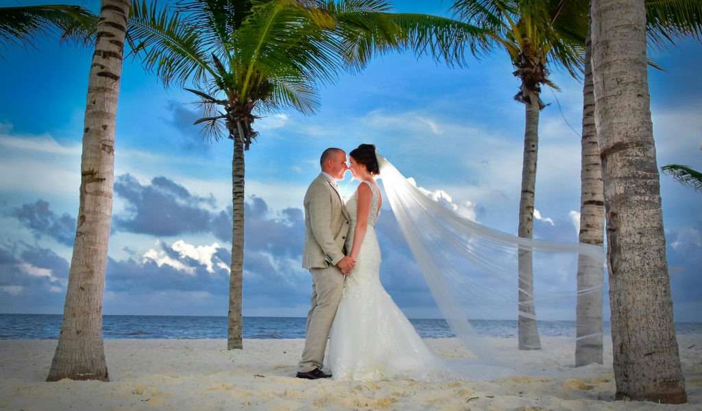 Como Escolher o Tecido Ideal para seu Vestido de Noiva na Praia