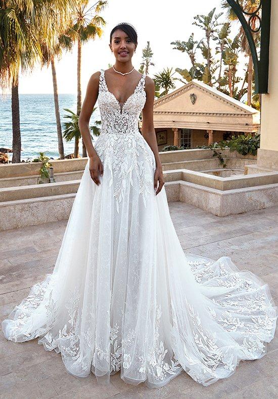 5 ideias de títulos:
1. Vestido de Noiva 2 em 1: A Versatilidade que Você Precisa no Grande Dia
2. Cauda Removível: Transforme seu Look de Noiva da Cerimônia para a Festa
3. Estilos de Vestidos de Noiva com Cauda Removível: Inspirações para Todos os Gostos
4. Conforto e Elegância: Descubra as Vantagens do Vestido de Noiva com Cauda Removível
5. Onde Comprar ou Alugar seu Vestido de Noiva com Cauda Removível: Guia Completo