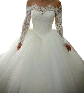 Do Clássico ao Moderno: A Evolução do Vestido de Noiva Cinderela