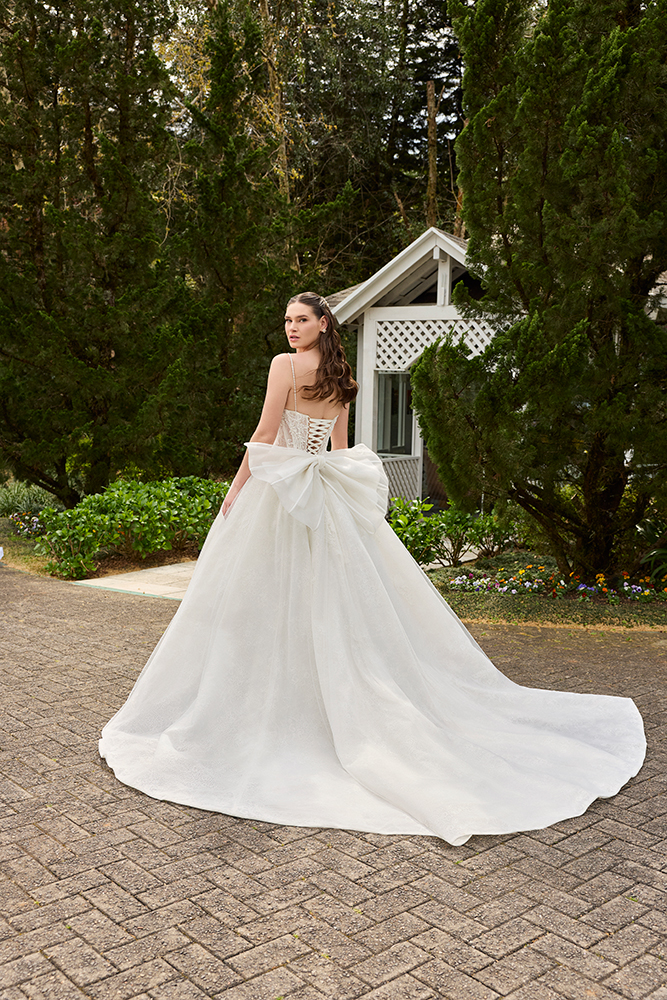 Como Escolher o Vestido de Noiva Minimalista Perfeito para 2025