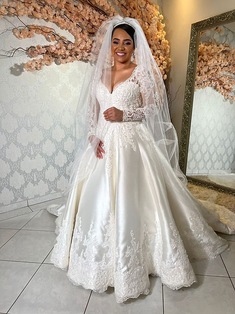 Vestidos de Noiva Boho Chic 2026: Rendas e Transparências em Destaque