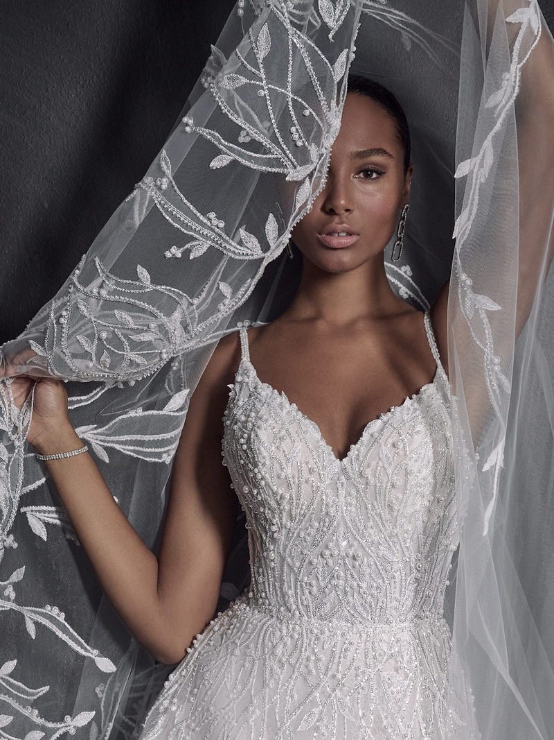 vestido de noiva com bordado floral