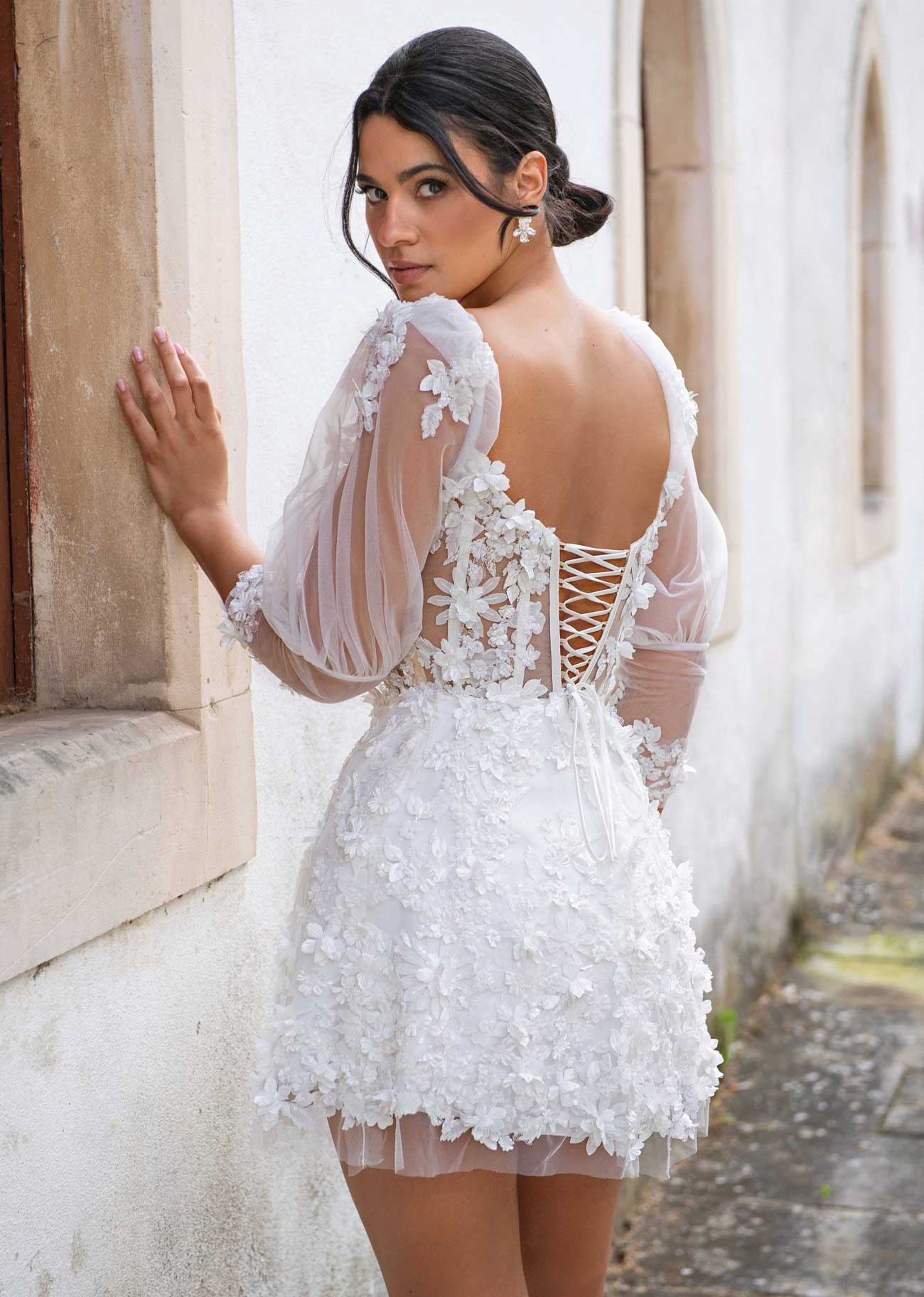 Como Escolher a Capa Curta Perfeita para Seu Vestido de Noiva