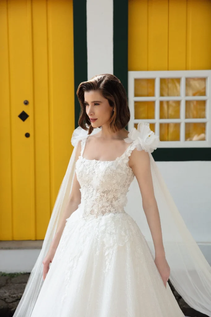 vestido de noiva com capa longa