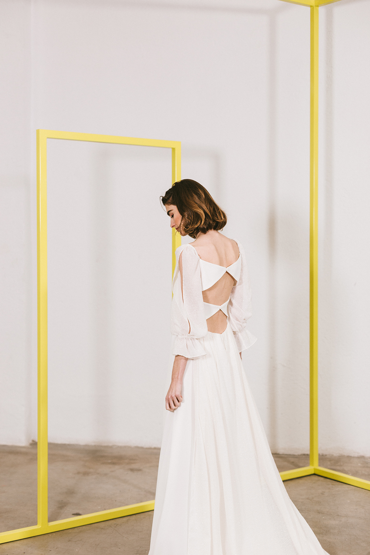 vestido de noiva com decote nas costas