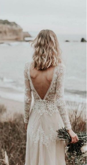 vestido de noiva com decote nas costas vs vestido tradicional