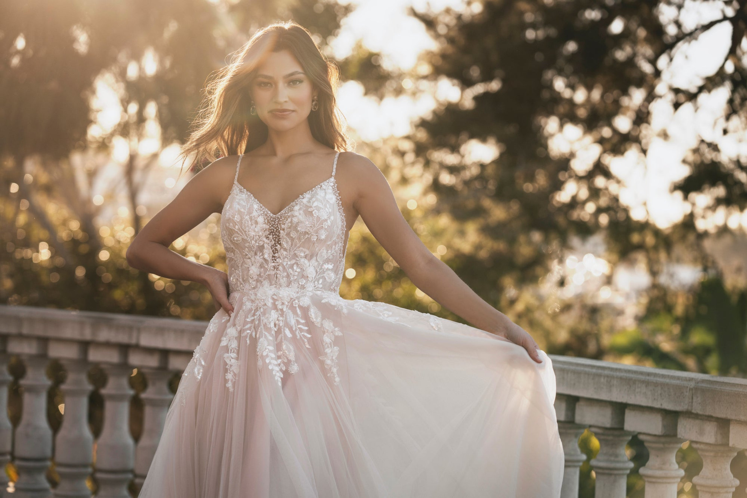 Vestidos de noiva com tule de poá para casamento civil: opções e dicas