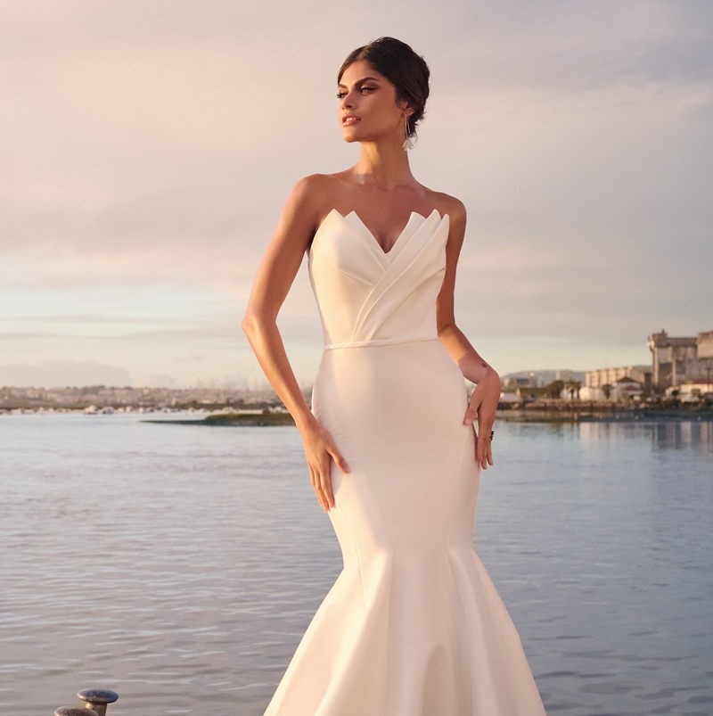 inspiração vestidos de noiva corte sereia para casamentos na praia