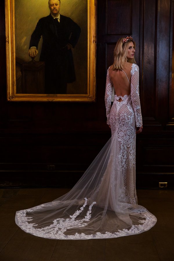 Decote halter vs. costas nadador: qual o melhor para seu vestido de noiva?