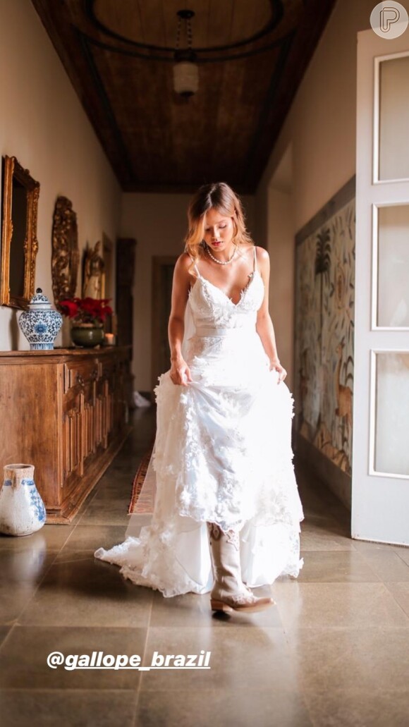 quanto custa um vestido de noiva country com bota