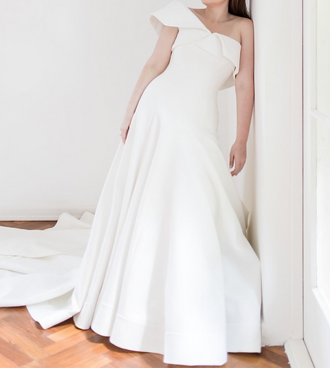 Como Escolher o Crepe Alfaiataria Ideal para Seu Vestido de Noiva