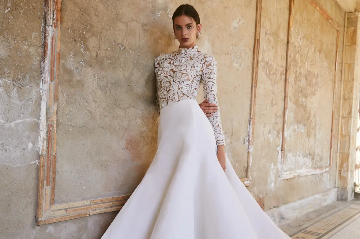 5 ideias de títulos:
1. Bridal Separates: A Tendência que Está Redefinindo os Casamentos Modernos
2. Do Boho ao Minimalista: Como Usar o Conjunto Cropped e Saia no Seu Grande Dia
3. Dicas Essenciais para Escolher o Conjunto Perfeito de Cropped e Saia para Noivas
4. Bridal Separates: Versatilidade e Estilo para a Noiva Contemporânea
5. Casamento dos Sonhos: Inspire-se com Looks de Cropped e Saia para Todas as Noivas