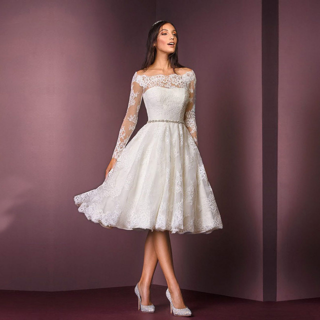 5 ideias de títulos:
1. Vestidos de Noiva Curtos: A Tendência que Vai Dominar 2025/2026
2. Casamento Civil com Estilo: Descubra os Vestidos Curtos Perfeitos
3. Do Civil à Festa: A Versatilidade dos Vestidos de Noiva Curtos
4. Renda