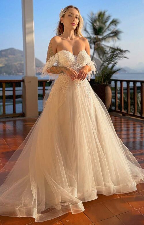 Vestido de noiva decote coração: Inspirações para casamentos diurnos e noturnos