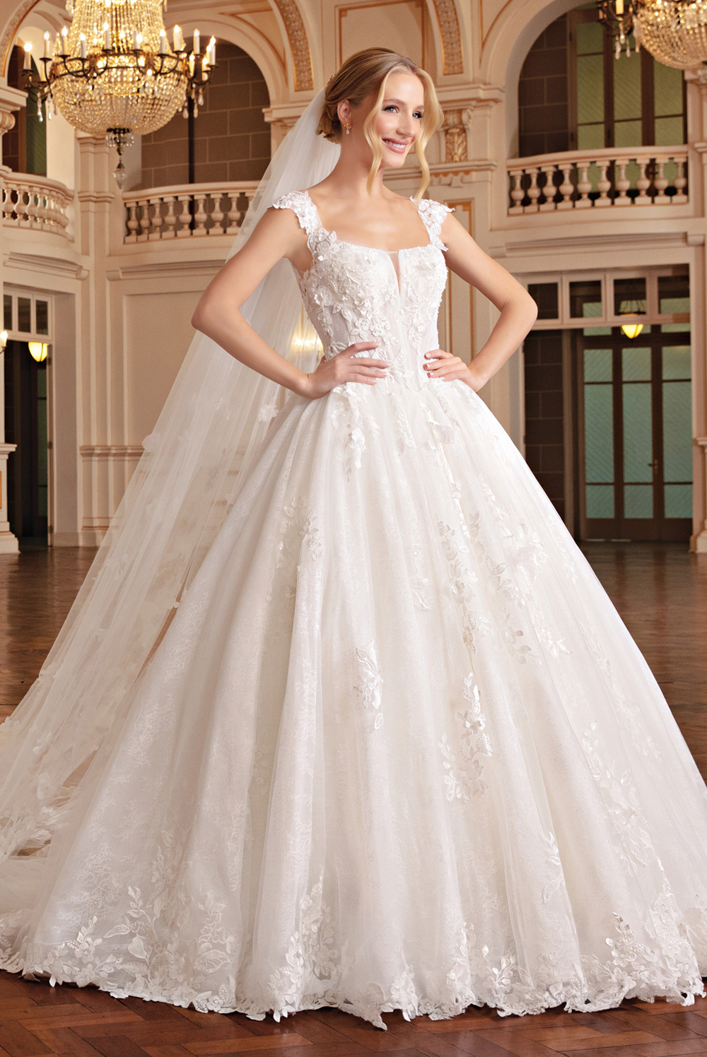 Inspirações de Vestidos de Noiva Princesa com Decote Quadrado Moderno