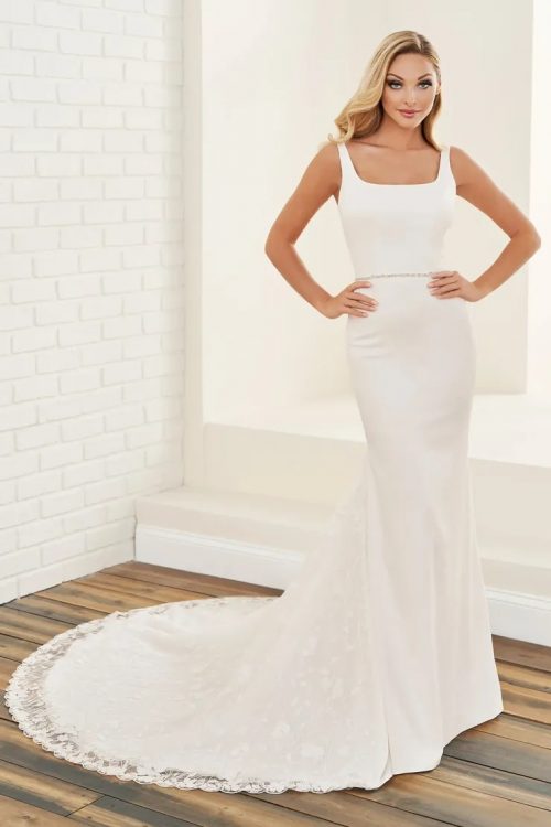 Decote Quadrado e Mangas Longas: A Combinação Perfeita para Casamentos de Inverno