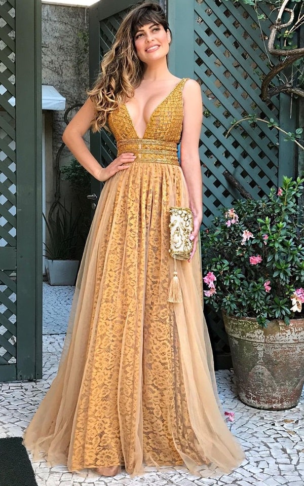 vestido de noiva dourado ou com detalhes em ouro