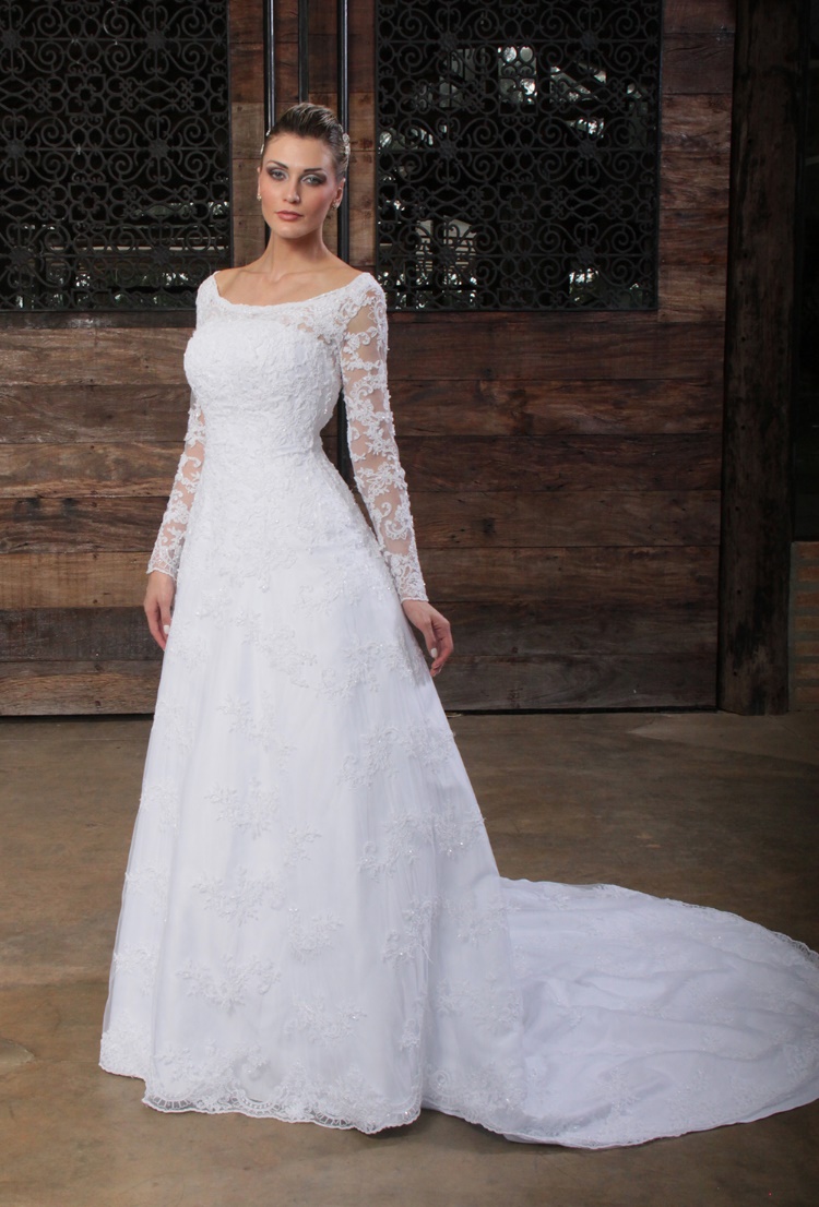vestido de noiva com decote ombro a ombro canoa