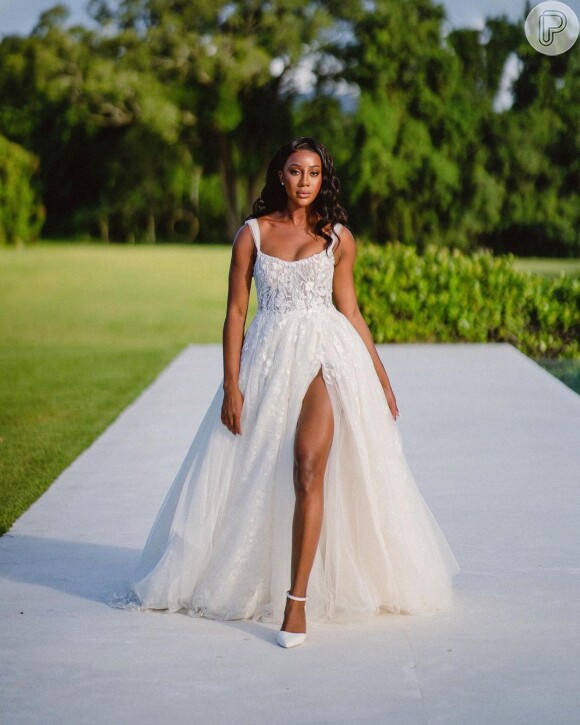vestido de noiva gola canoa moderno