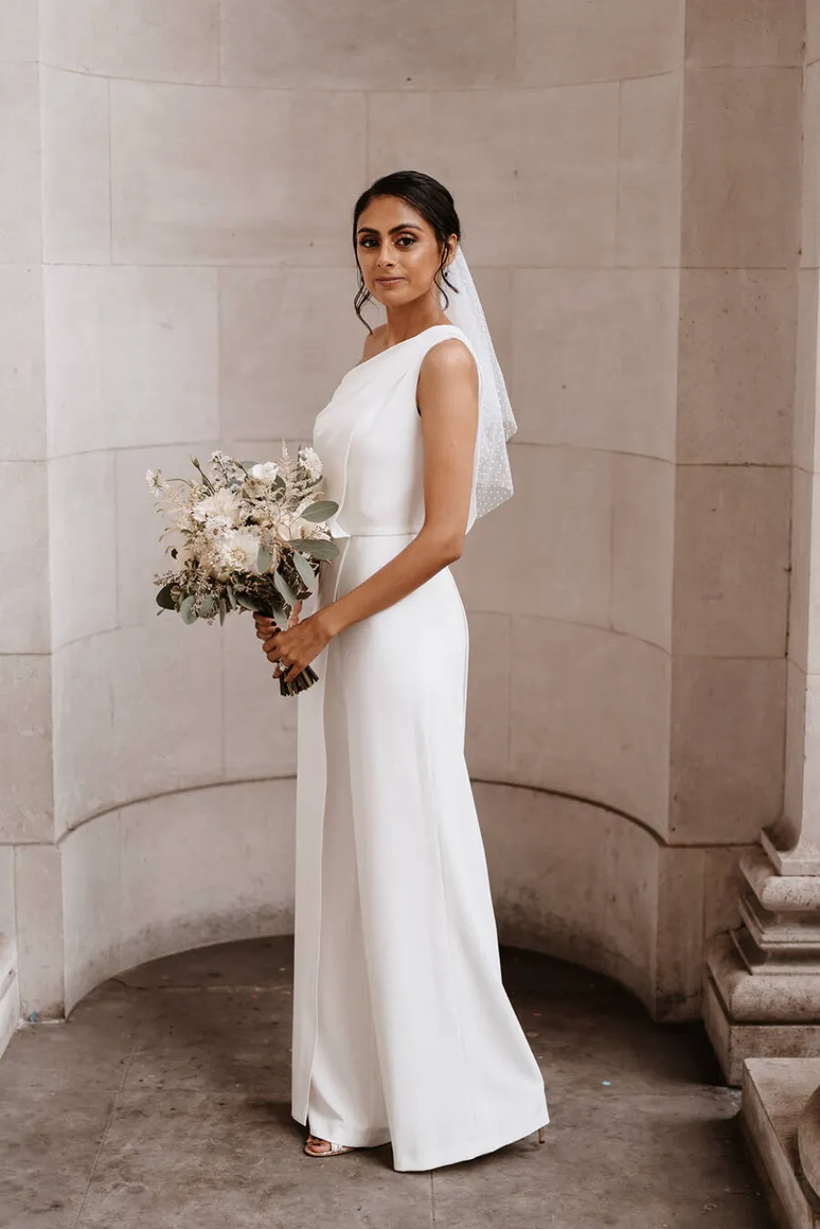 vestido de noiva midi vs longo com scarpin