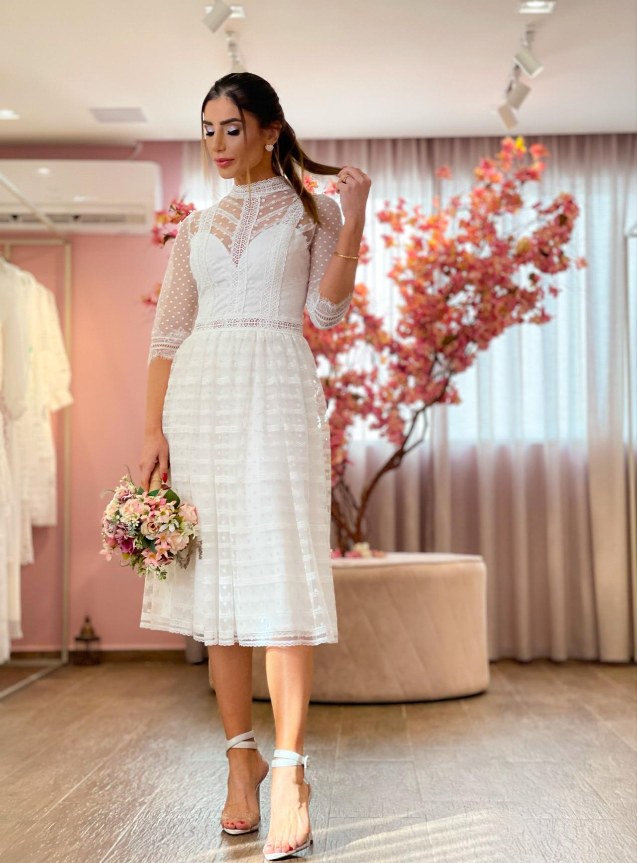 vestido de noiva midi com scarpin