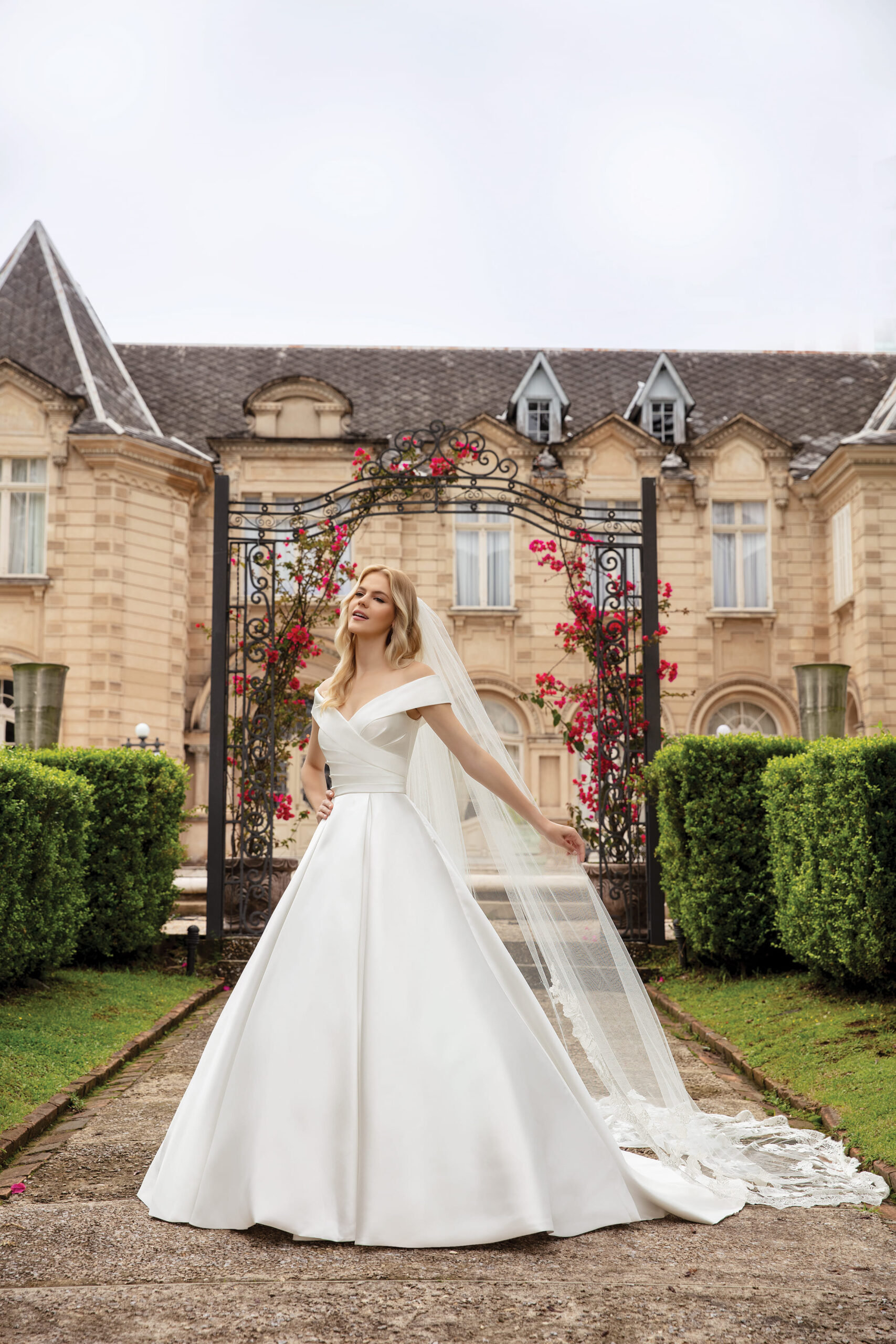 vestido de noiva minimalista chic