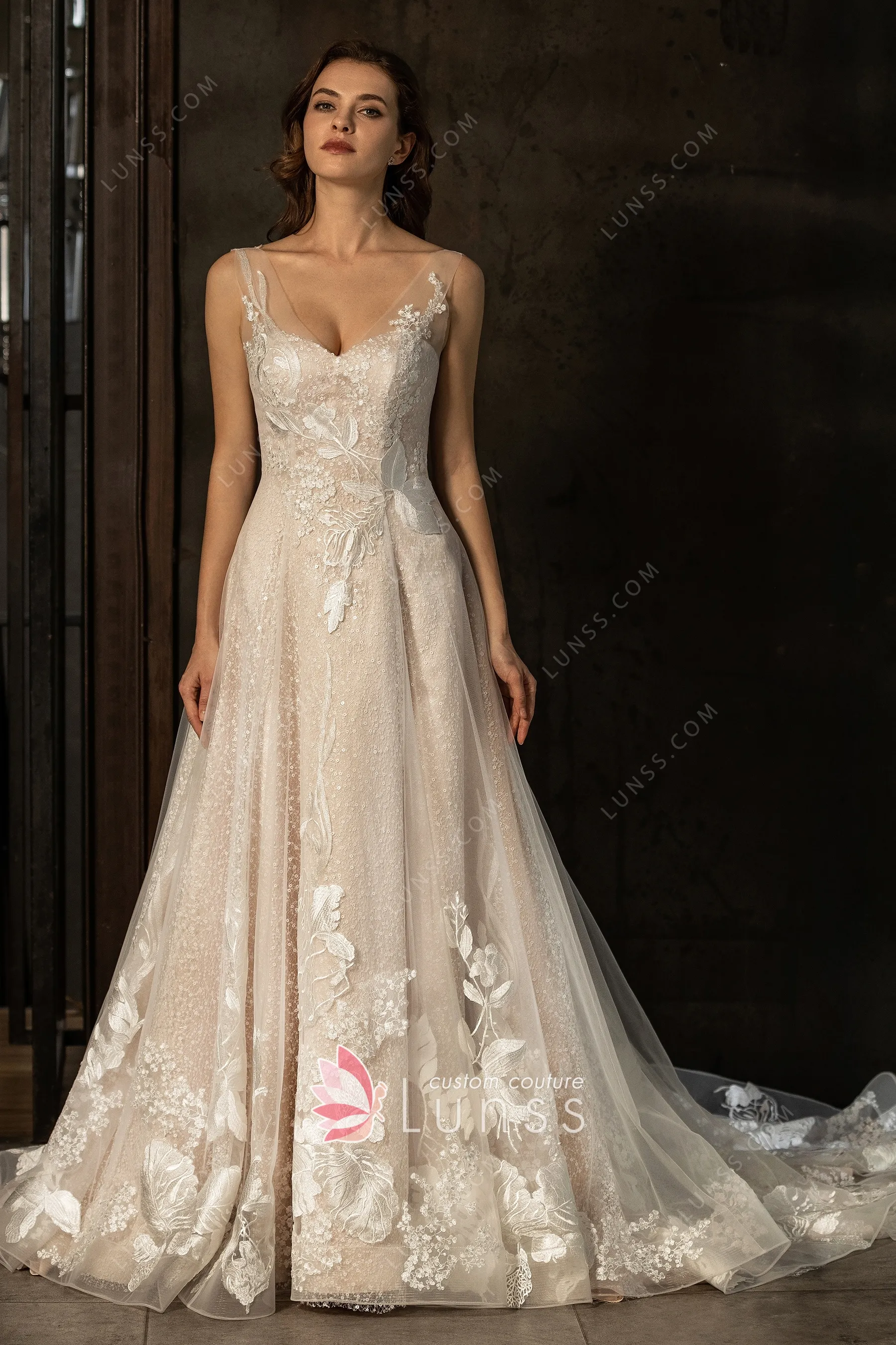 5 ideias de títulos:
1. Vestido de Noiva Nude com Renda: O Guia Completo para Escolher o Seu
2. Estilos de Vestido de Noiva Nude com Renda: Encontre o Perfeito
3. Onde Comprar seu Vestido de Noiva Nude com Renda: Dicas e Lojas
4. A Tendência do Vestido de Noiva Nude com Renda: Inspirações e Combinações
5. Como Usar Sapatos com Vestido de Noiva Nude: Guia de Estilo