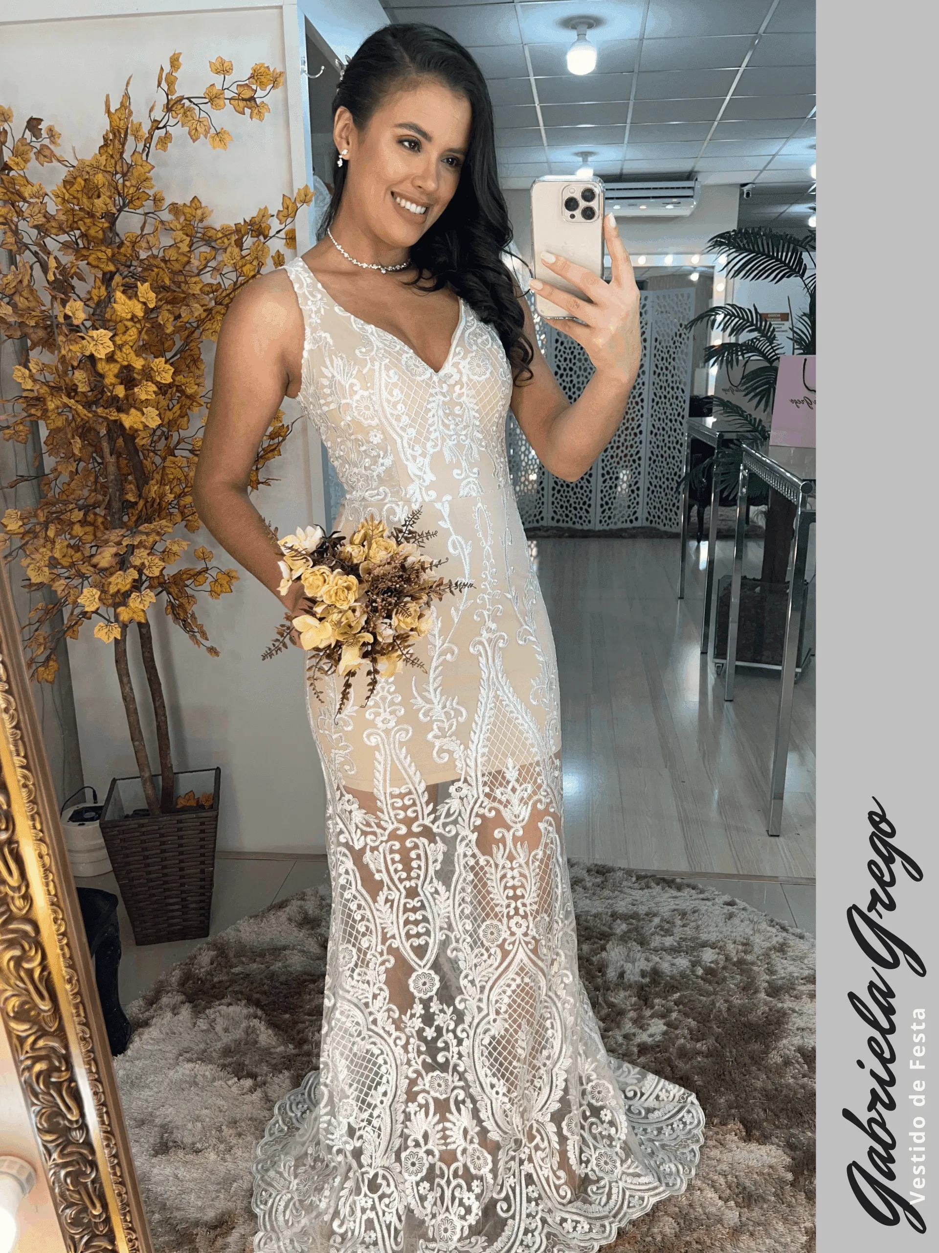 vestido de noiva nude com renda branca