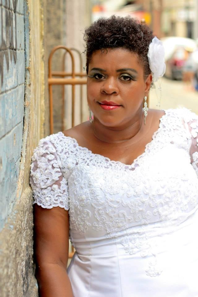 quanto custa um vestido de noiva plus size sob medida