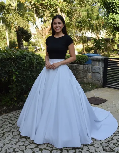 Como escolher o tecido ideal para seu vestido de noiva godê