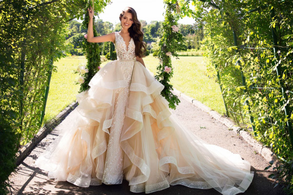 Como escolher o vestido de noiva 2 em 1 ideal para seu casamento