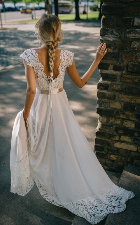 Mercado de Segunda Mão: Onde Encontrar Vestidos de Noiva Vintage Acessíveis