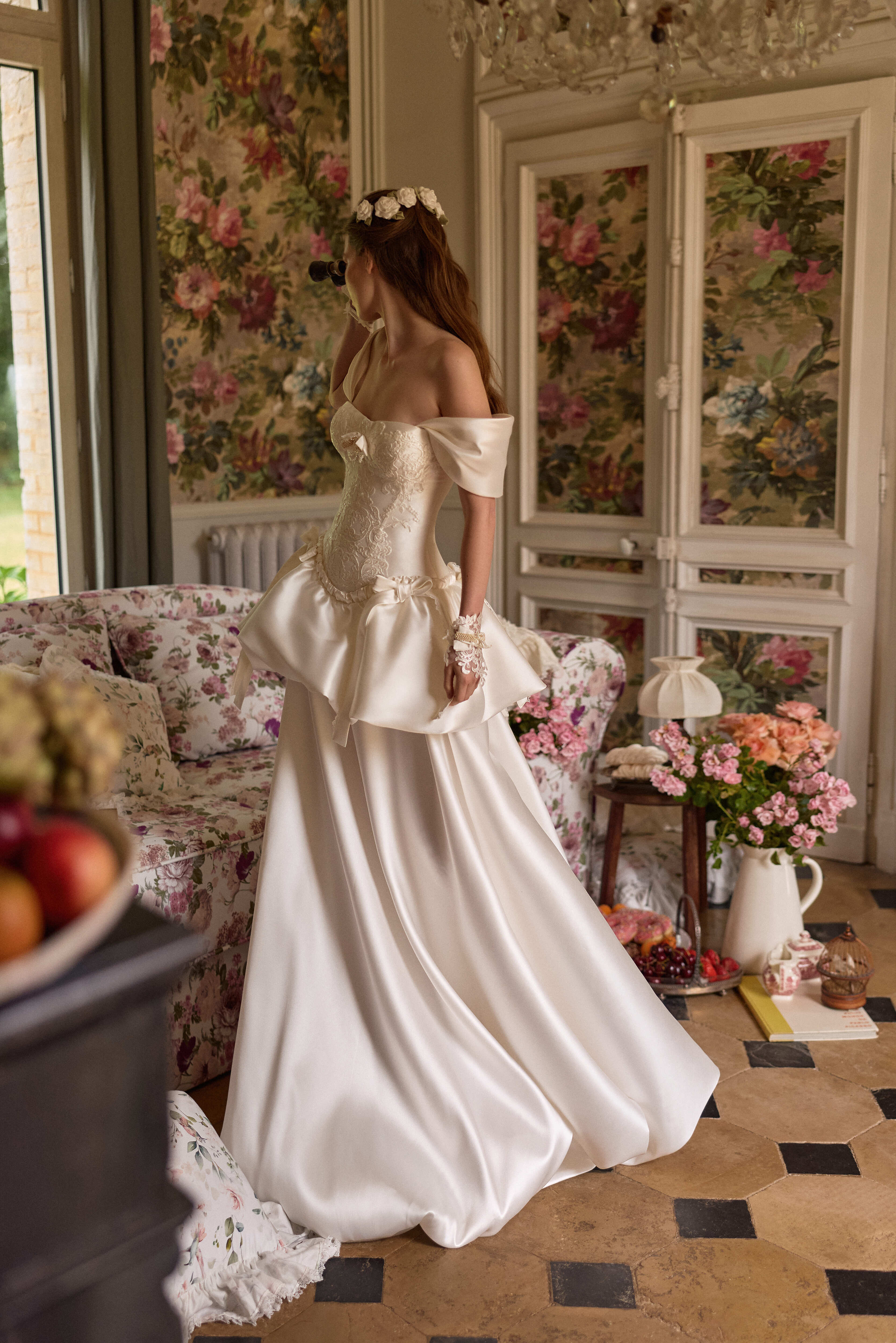 Mercado de Segunda Mão: Onde Encontrar Vestidos de Noiva Vintage Acessíveis