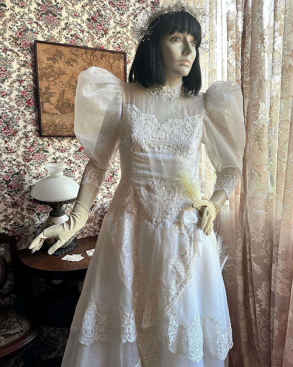 Vestidos de Noiva Vintage: Autêntico vs. Releitura Contemporânea