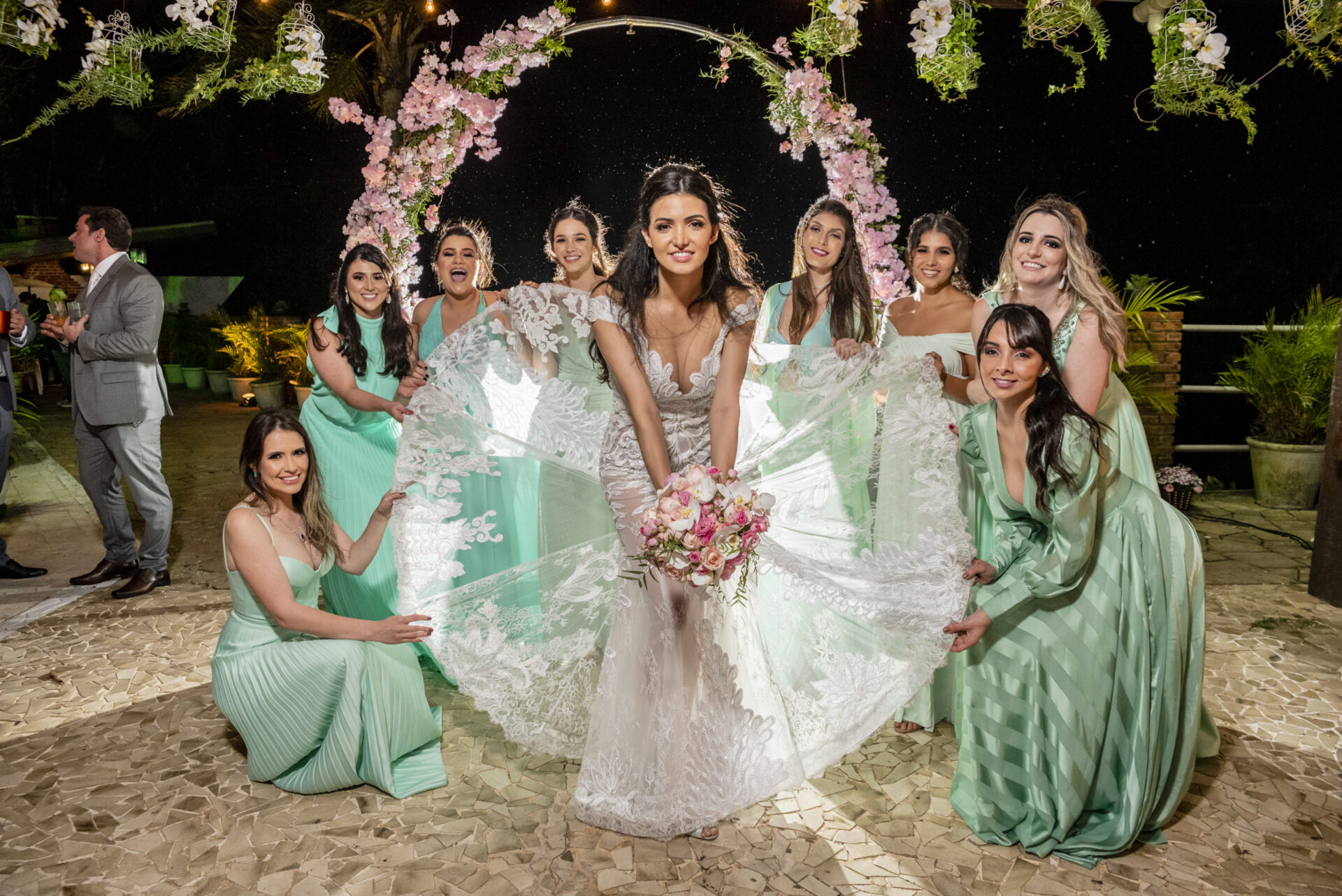 Paleta de Cores para Madrinhas: Dicas para Harmonizar com a Decoração e a Noiva