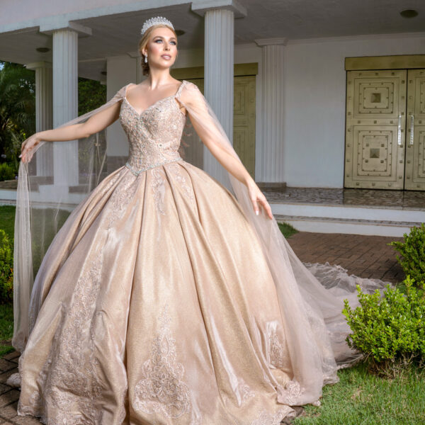 vestido noiva rose gold para casamento no campo