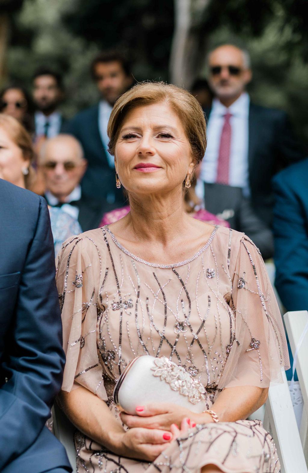 vestido mãe de noivo com decote discreto