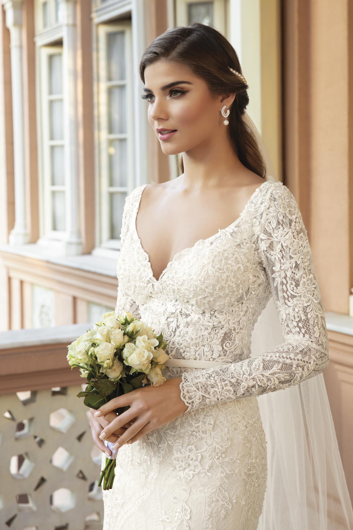 Como Escolher o Tecido Perfeito para o seu Vestido de Noiva Simples